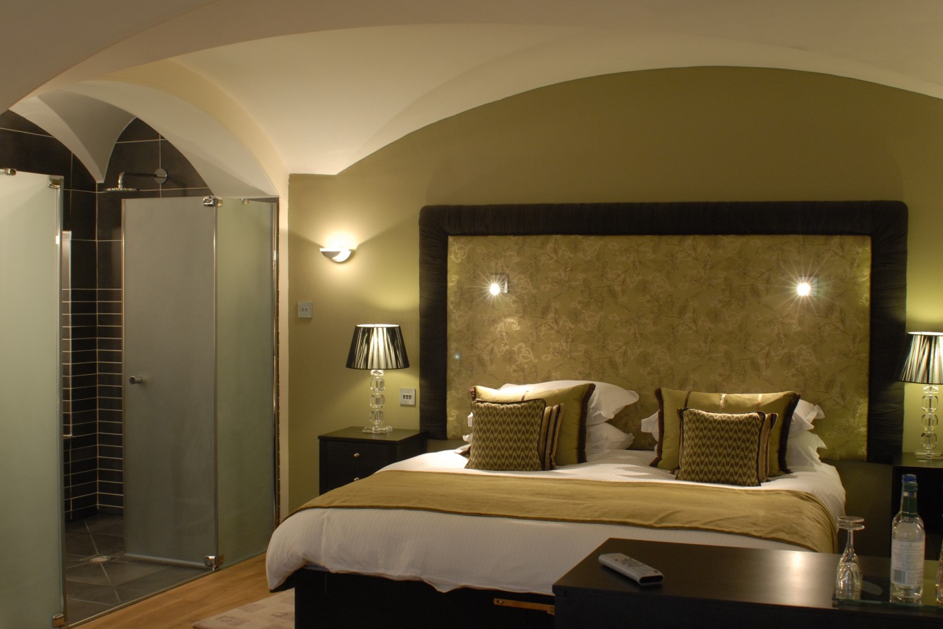 Room 8